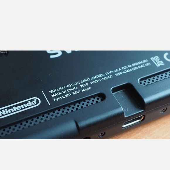 Nintendo Switch basically brand new!! - Picture 3 of 9